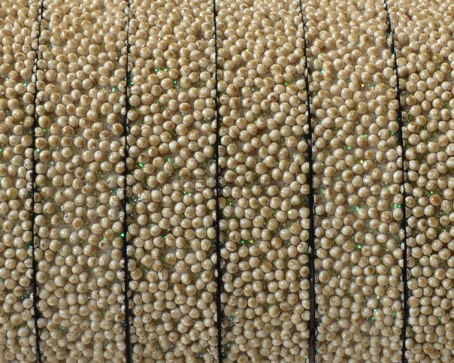 Caviar sintetico. Plano 10x2,2mm. Beige 2. Calidad superior