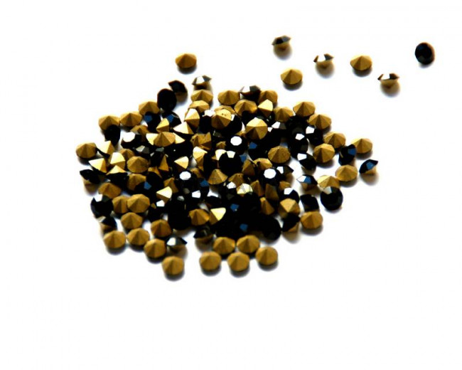 Cristal. Rhinestone Chaton. 4-4,1mm. Jet