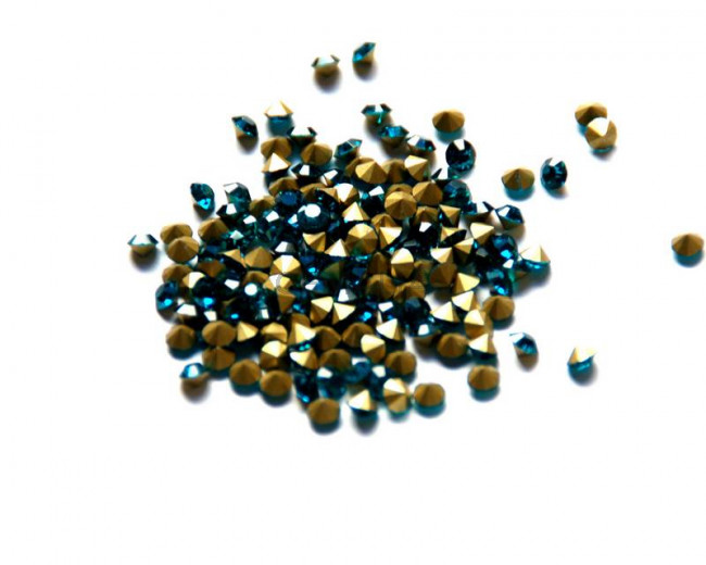 Cristal. Rhinestone Chaton. 4-4,1mm. Blue Zircon