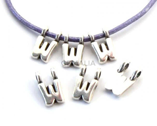 Colgante Letra Zamak  "W". 9mm. Plateado. Int.2,2mm