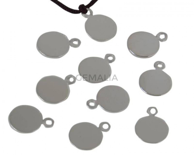 Colgante moneda latón. 7mm. Plateado. Int.1mm