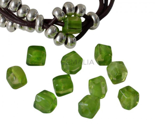 Resina. Tubo irreg.9x8mm.Verde manzana translucido. Int.3mm. Calidad Superior