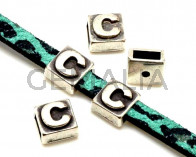 Letra Zamak C. Cuadrado 9mm. Plateado. Int.6x2,5mm