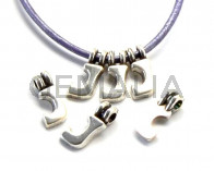 Colgante Letra Zamak  "J". 9mm. Plateado. Int.2,2mm