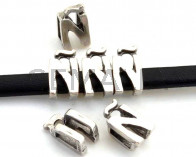 Letra Zamak "Ñ". 9,5mm. Plateado. Int.6x2,5mm