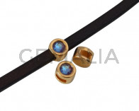 Entrepieza de SWAROVSKI y Zamak. Moneda 8mm. Dorado-Burgundy Delite. Int.5x2mm