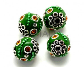 Resina/Metal/Rhinestone. Bola. 16mm. Verde. Int.1,5-2,5mm aprox.
