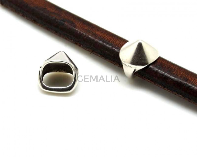 Zamak.  Regaliz motif spike. 13x14mm. Silver color. Inn.10x7mm