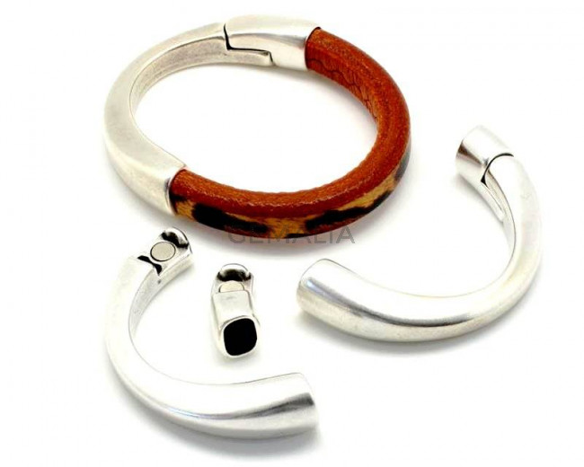 Zamak. Magnetic. 62x34mm. Silver color. Inn.10x7mm.