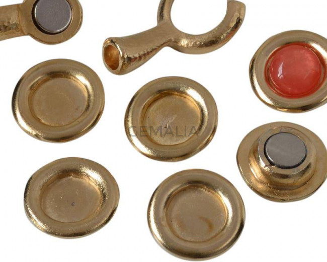 Zamak. Coin. 21mm. No stone. Inn.stone 12mm. Gold.