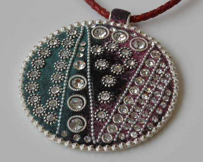 Resin/Metal/Rhinestone. Pendant.Coin.78mm.Silver-crystal.Inn.3.5mm