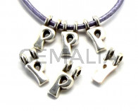 Zamak. Pendant. Letter P. Silver color. 9mm. Inn.2.2mm.