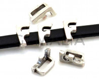 Zamak. Letter F. 9.5mm. Silver color. Inn.6x2.5mm.