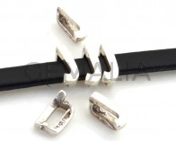 Zamak. Letter J. 9.5mm. Silver color. Inn.6x2.5mm.