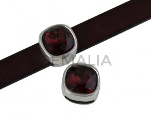 SWAROVSKI and Zamak slider. 13x13mm Square. Silver-Burgundy. Inn.3mm 